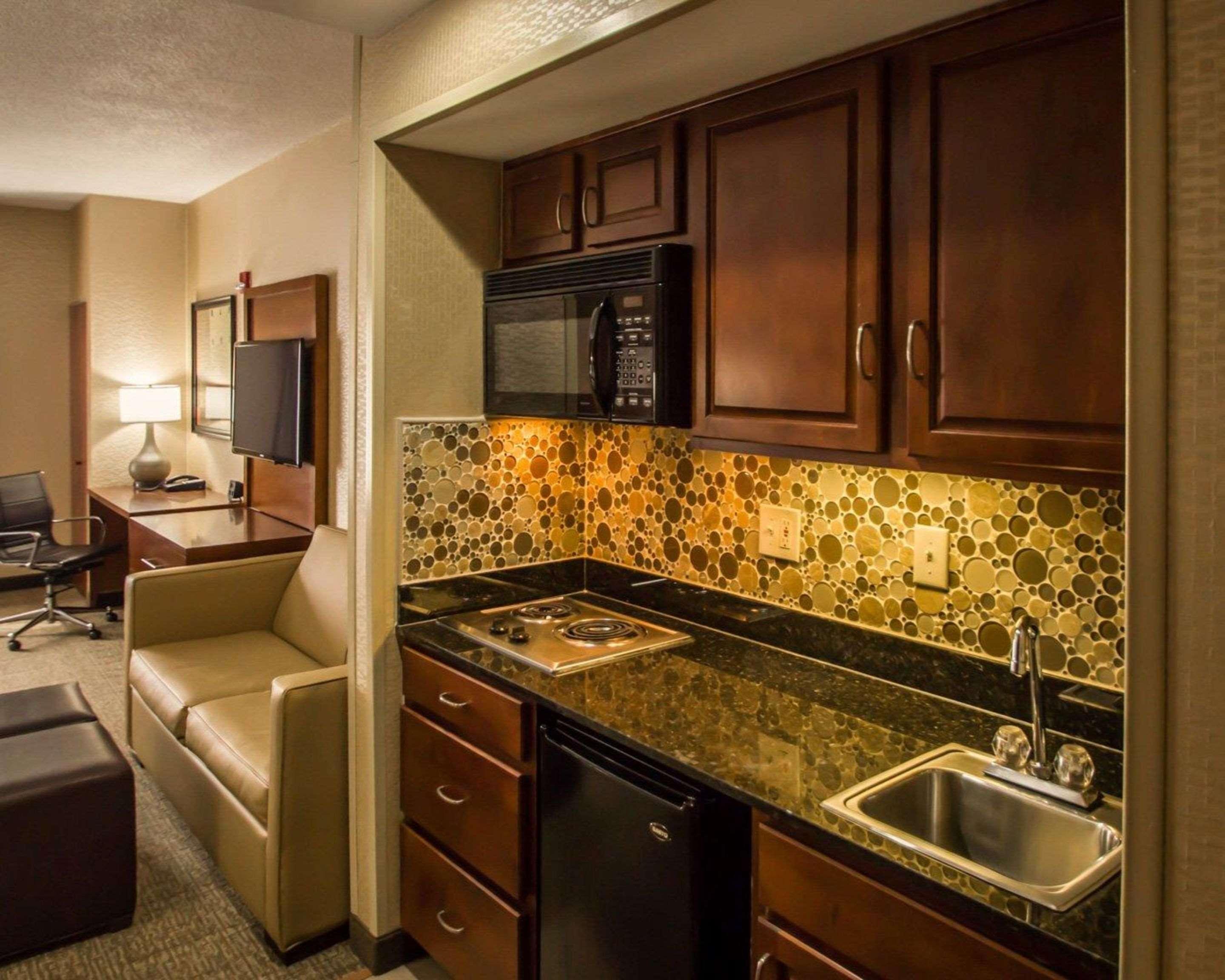 Quality Suites Nyc Gateway North Bergen Exterior foto