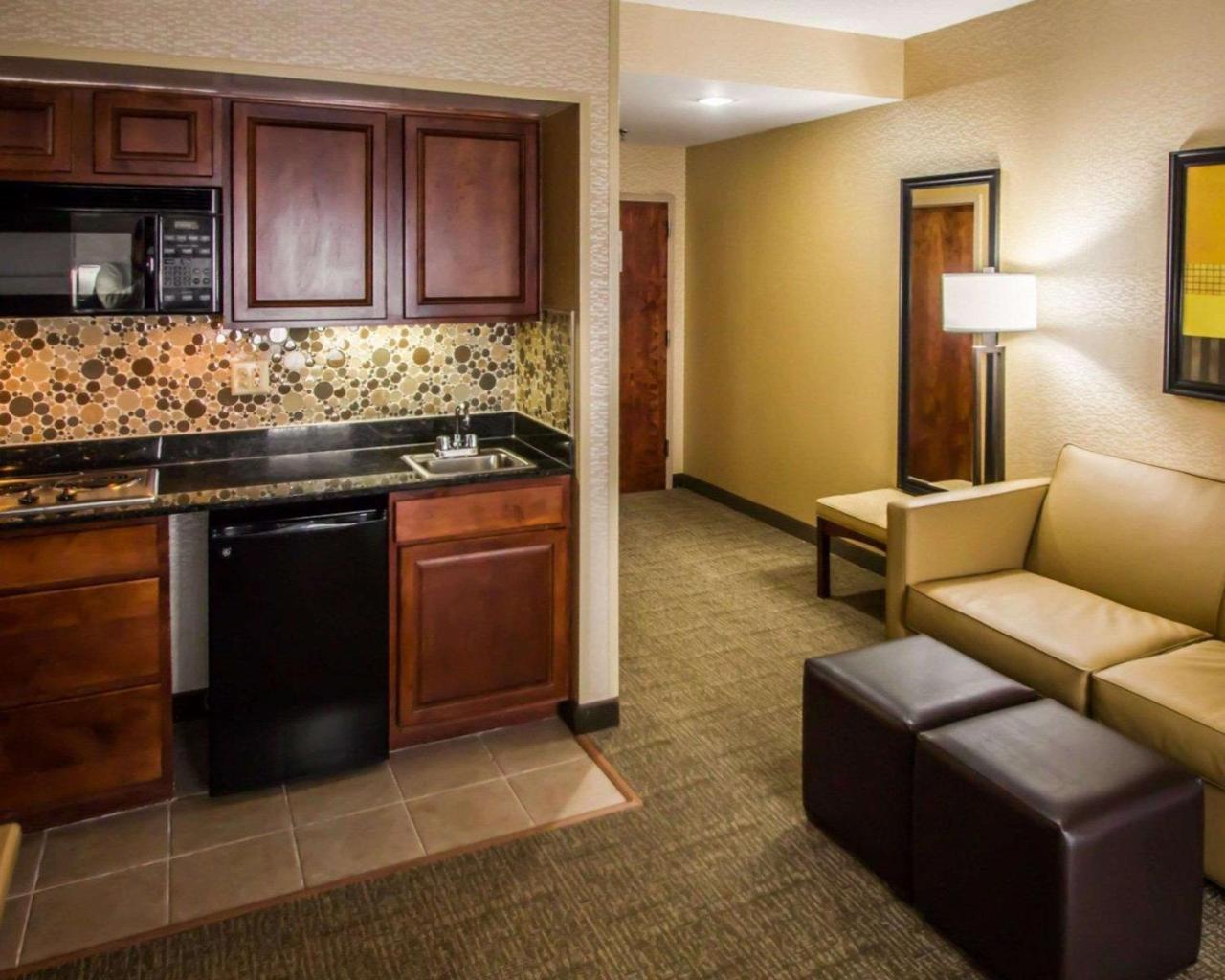 Quality Suites Nyc Gateway North Bergen Exterior foto