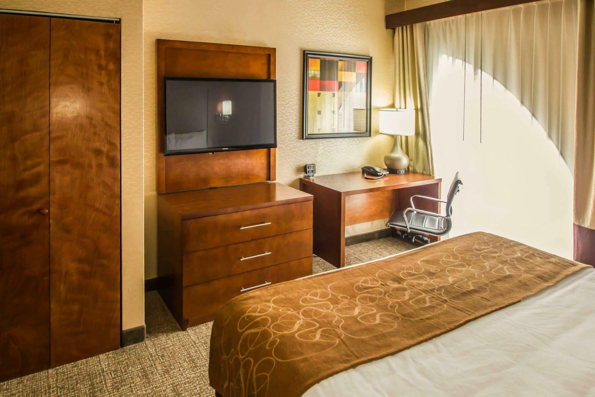 Quality Suites Nyc Gateway North Bergen Exterior foto